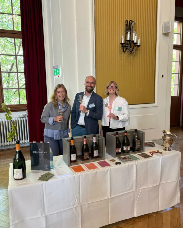 Was für ein Samstag! 🥂
Die Sektbörse der Sektmacher war ein voller Erfolg – tolle Stimmung, großartige Menschen und natürlich fantastische Sekte!
Vielen Dank an alle, die schon am Samstag den Weg nach Mainz gefunden haben. 🙏
Bis zum nächsten Mal – und denkt dran: Immer den Bubbles nach! 😀🍾

#sektbörse #schlossvaux #vaux #rheingau #tradition #sekt #sektmacher #sparkling #sektrevolution #wine #winelover #sommelier #instawine #winestagram #winetime